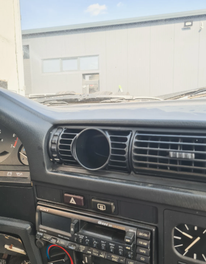 BMW E30 Poklopci Svetla Hella - Image 2