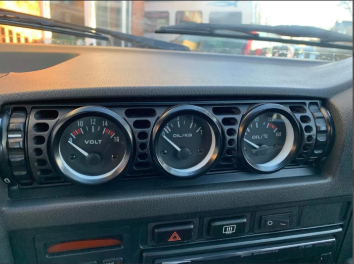 BMW E30 Nosač turbo satova – Centralna ventilacija - Image 3