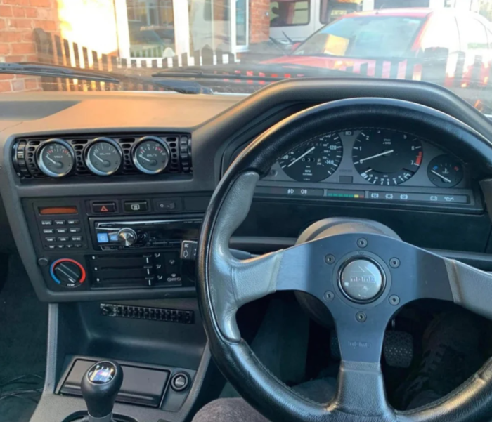BMW E30 Nosač turbo satova – Centralna ventilacija - Image 4